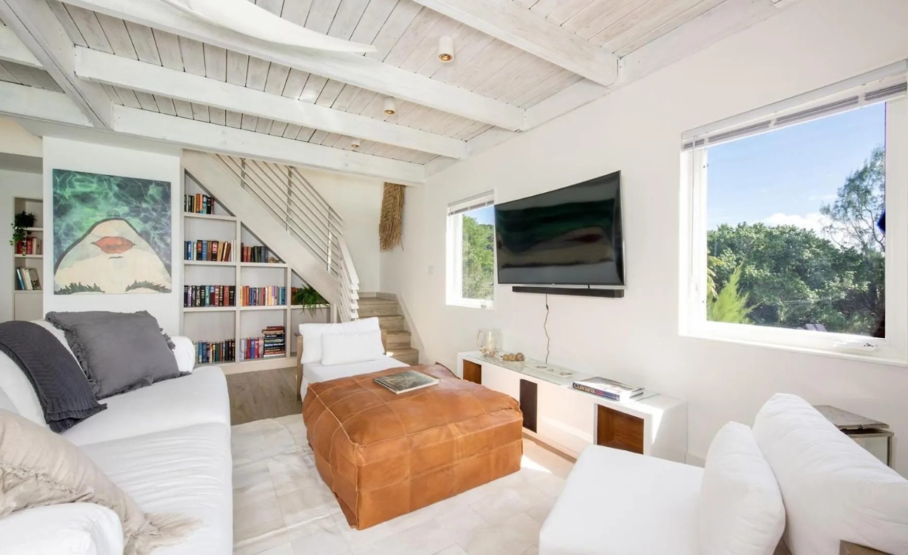 Touch Of Class Cottage Home Savannah Sound 0*,  Багамские острова